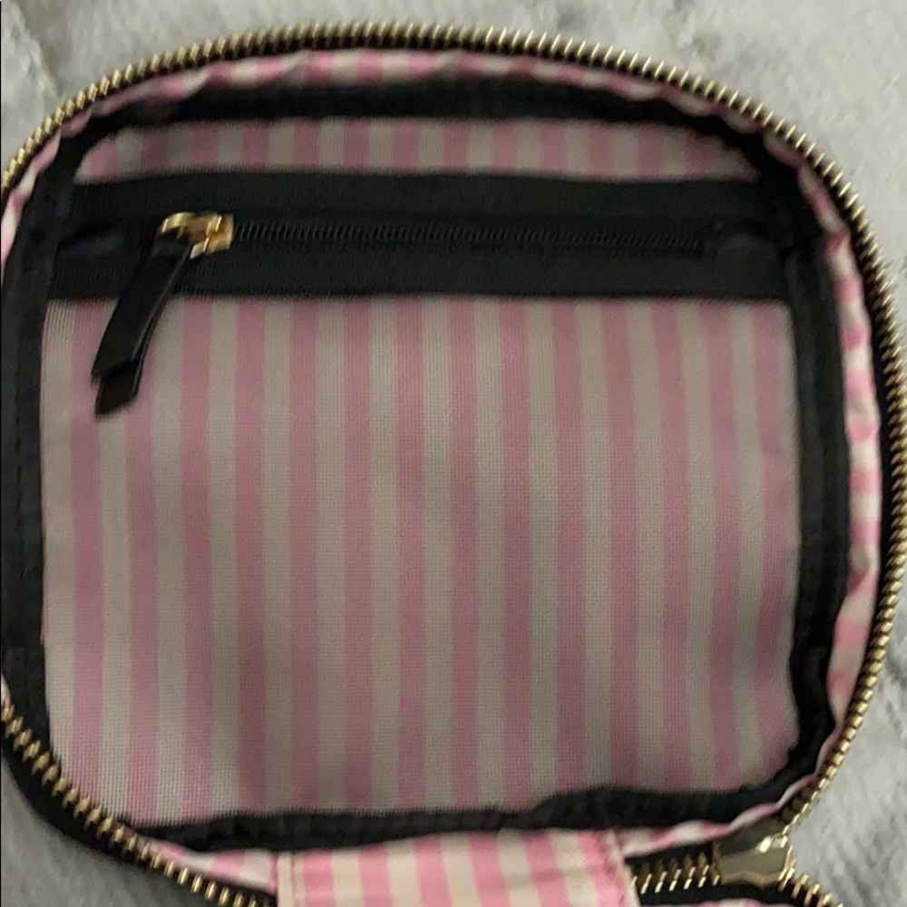 Vs makeup case - Picture 3 of 7